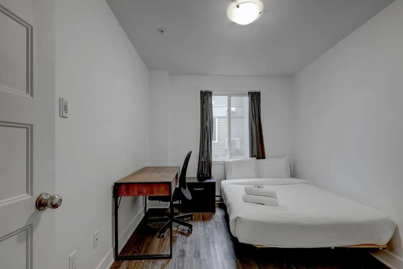 Apartment Cozy And Spacious Condo Downtown Montreal